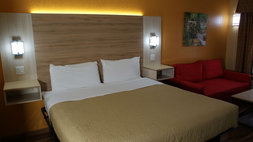 Room, 1 King Bed, Non Smoking photo 3