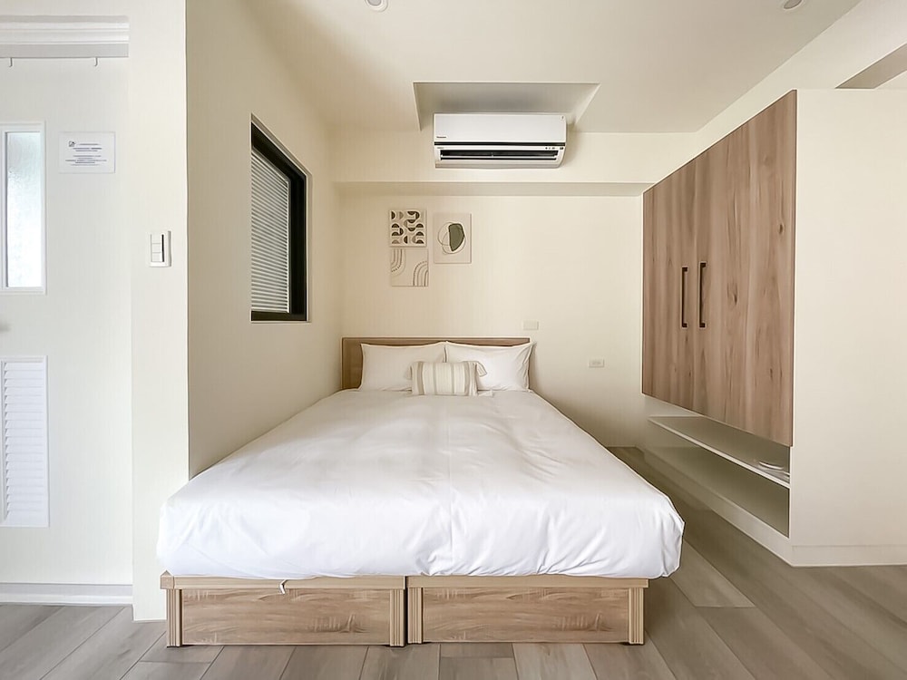 Deluxe Double Room - Photo 20