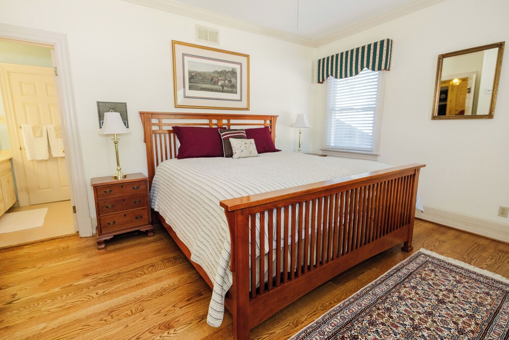 Double Room, Ensuite (James Henry)