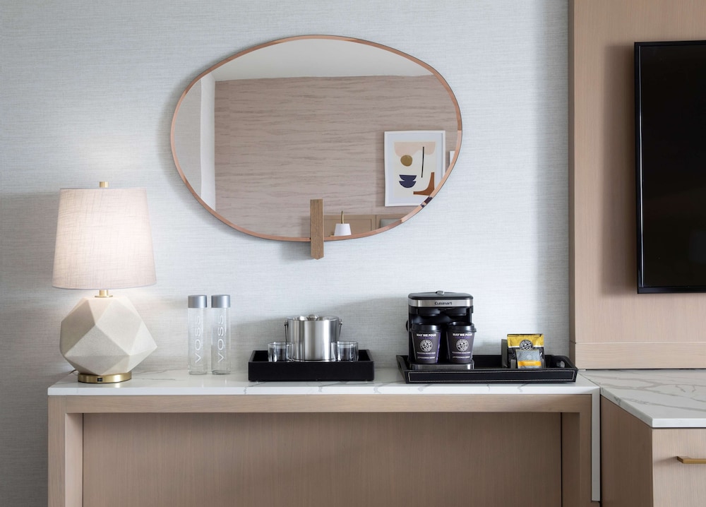 Room, 2 Double Beds, City View - Photo 3