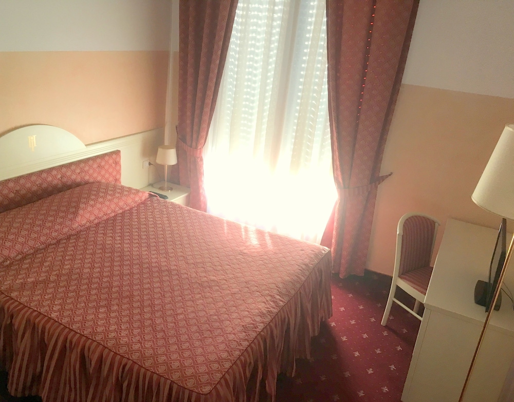 Classic Double Room photo 2
