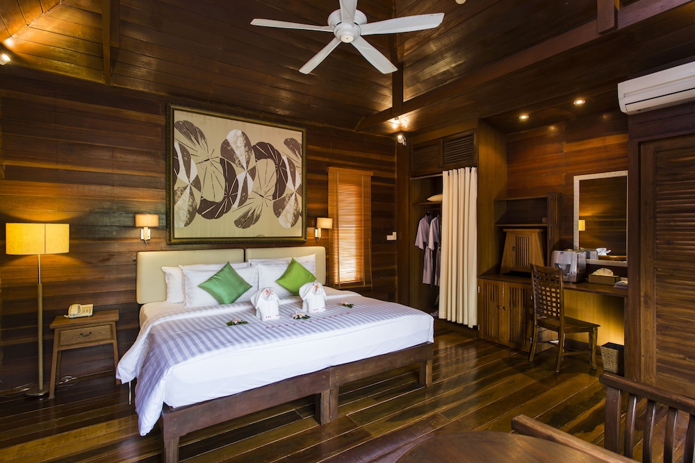 Pool Villa Suite photo 3
