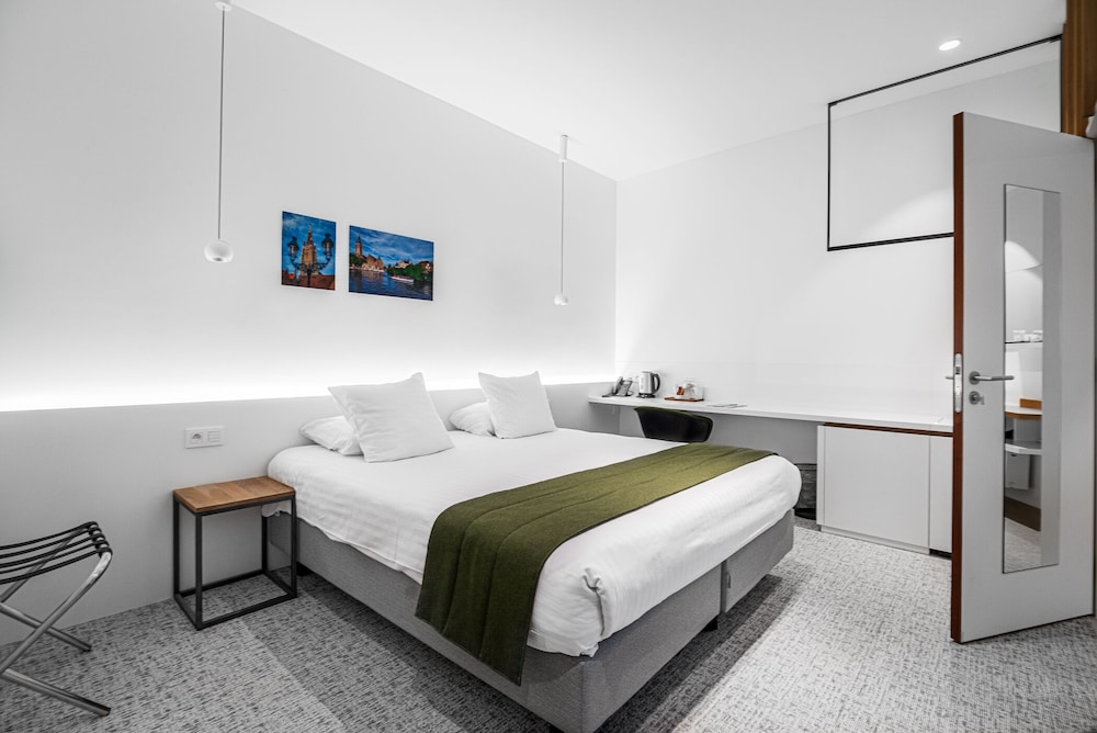 Standard Double or Twin Room - Photo 31