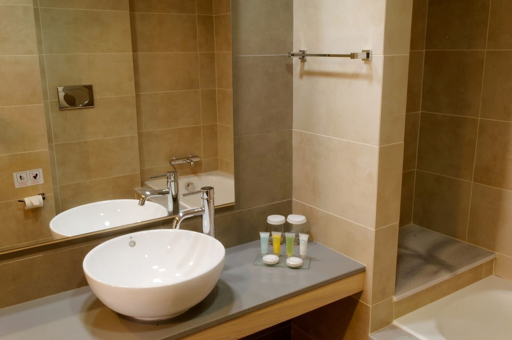Superior Suite, 1 Bedroom, Balcony (Inland View) - Photo 7