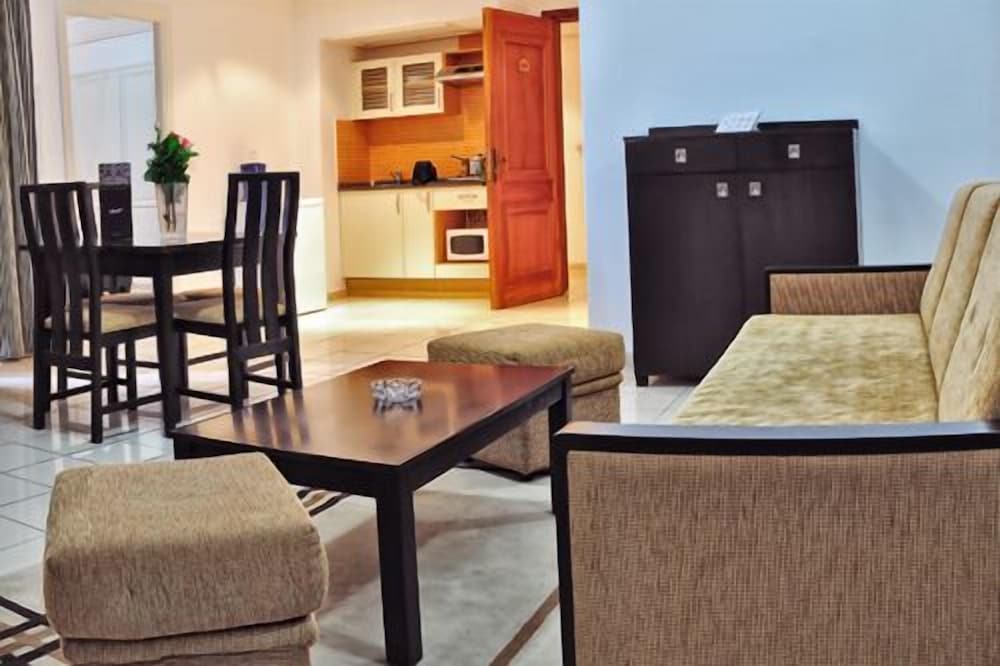 Apartment photo 1