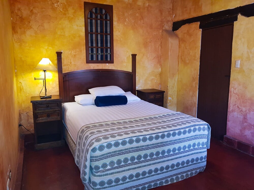 Standard Single Room, 1 Queen Bed photo 2