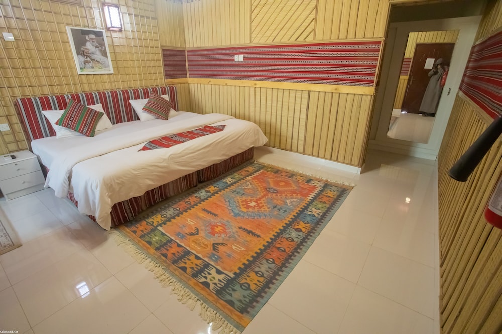 Deluxe Room - Photo 23