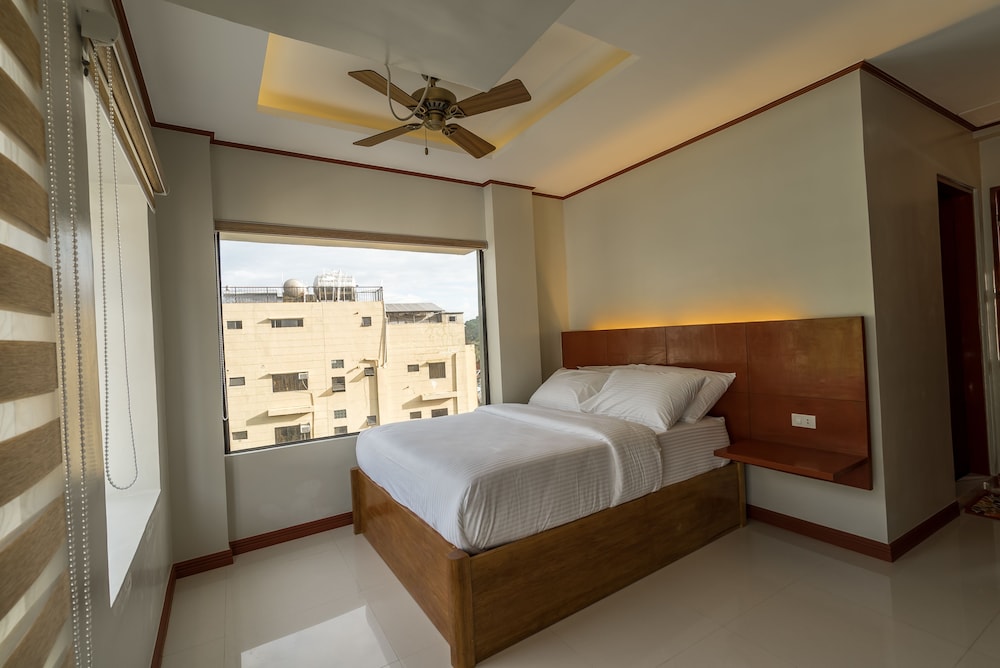 Deluxe Double Room with Sea View (5th Floor) photo 3
