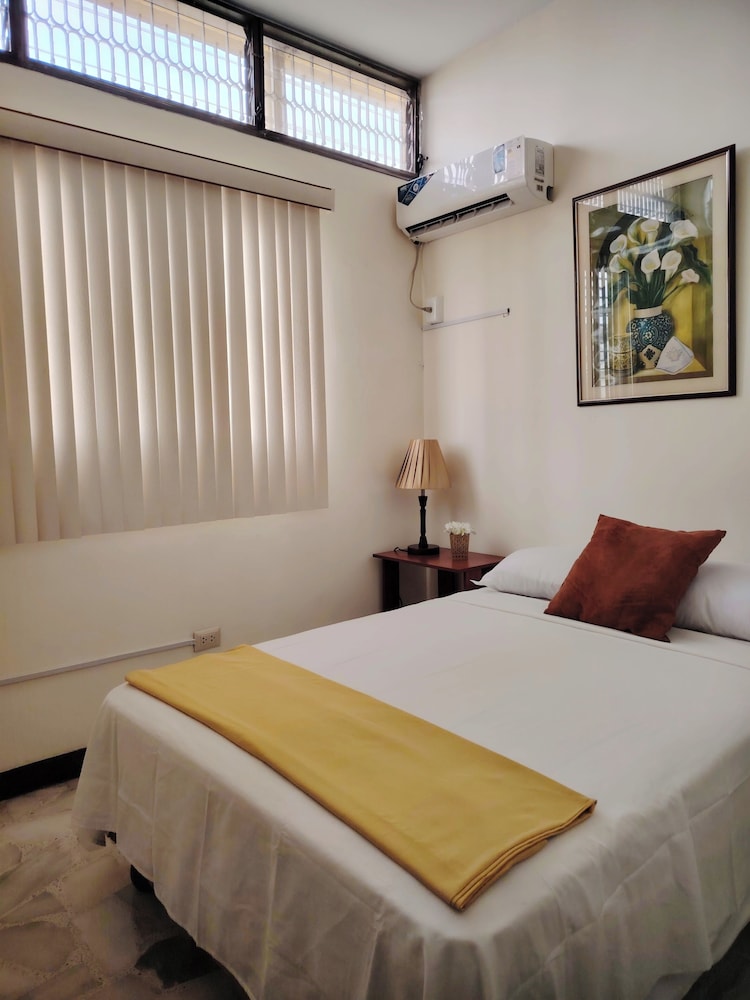 Elite Apartment, 2 Bedrooms, Kitchenette, Park View photo 3