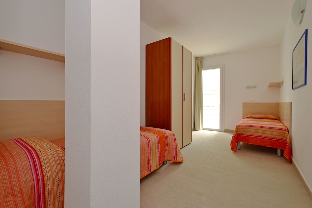 Apartment, 2 Bedrooms (C7) (B) photo 3