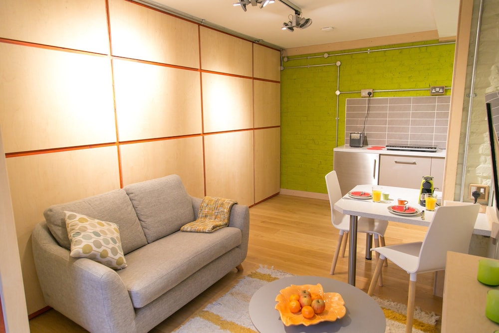 Deluxe Studio, Ground Floor (Teasel)