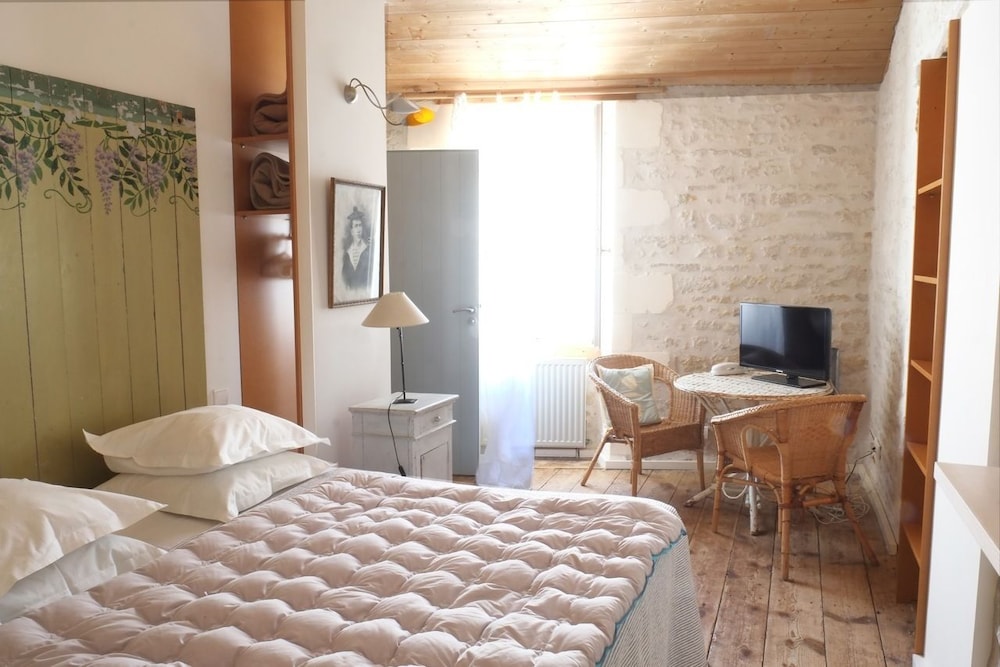 Double Room - Photo 3
