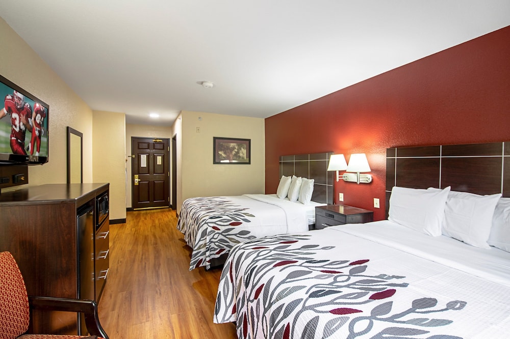 Deluxe Room, 2 Queen Beds, Non Smoking - Photo 1