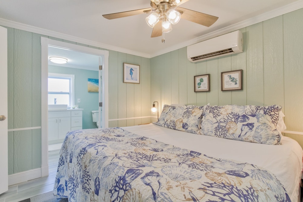 One Bedroom Waterfront Cottage #1821 - No Pets Allowed