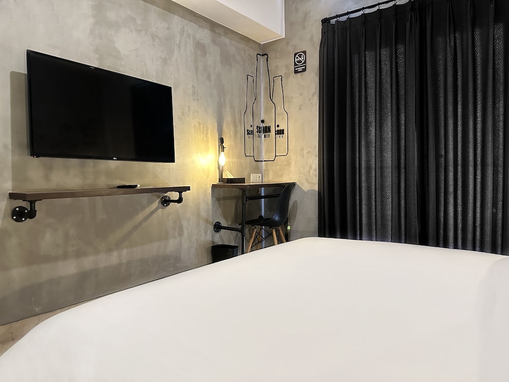 Superior Stark Room - Photo 5