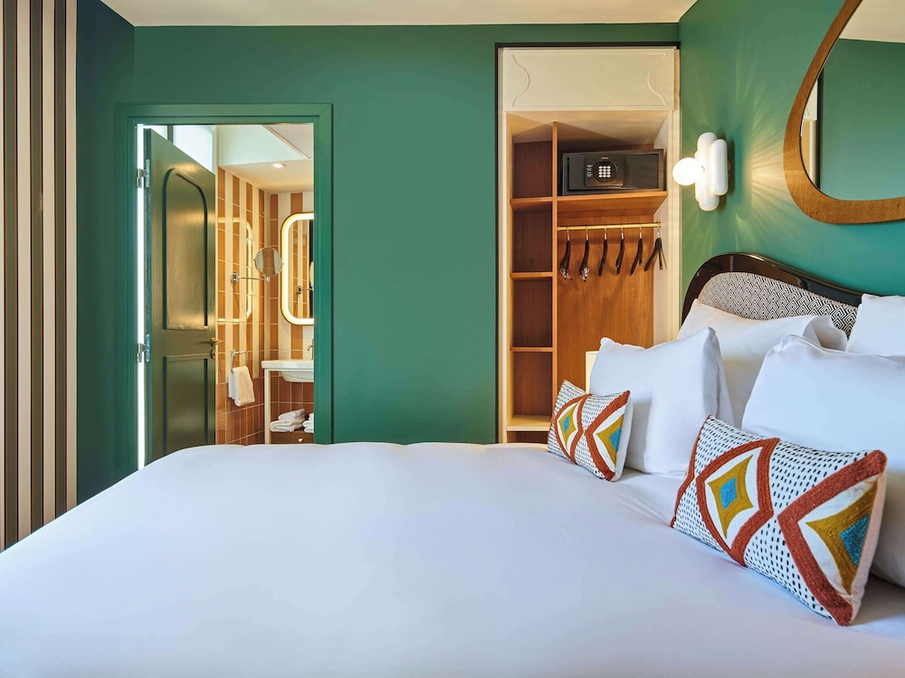 Classic Room, 1 Queen Bed thumbnail 6