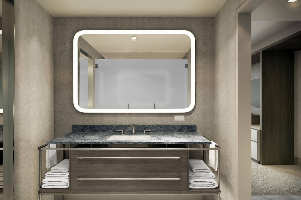 Room, 1 King Bed (Mobility Accessible, Roll-in Shower)