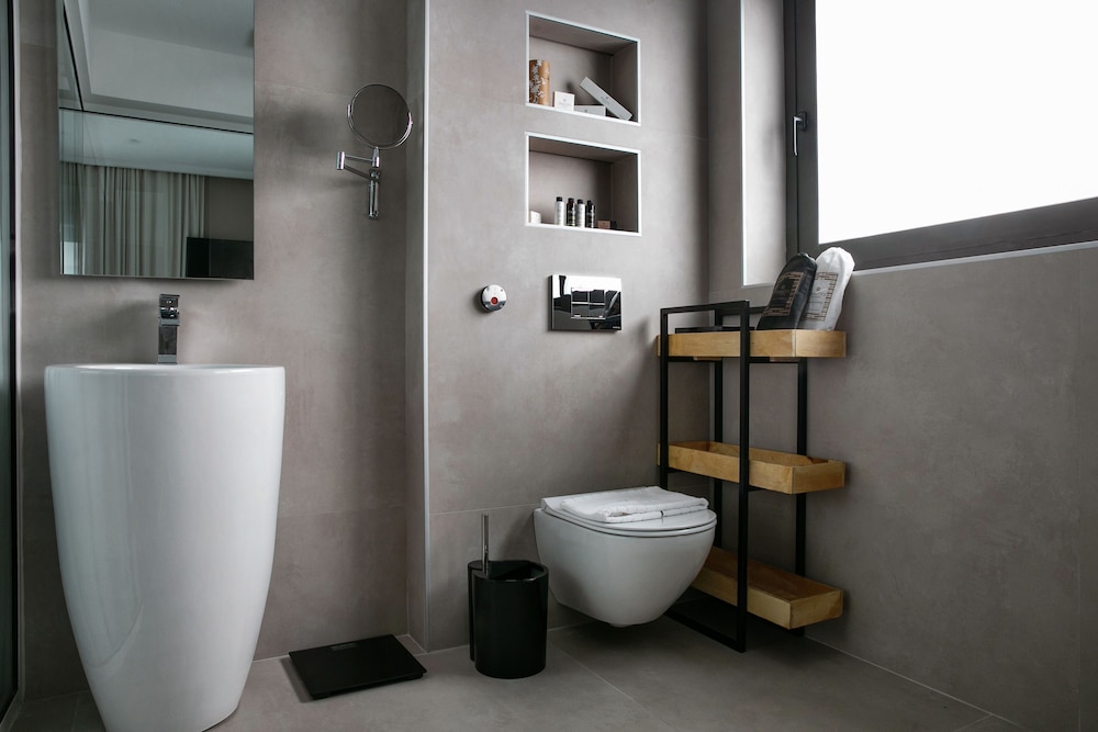Premium Room - Photo 7