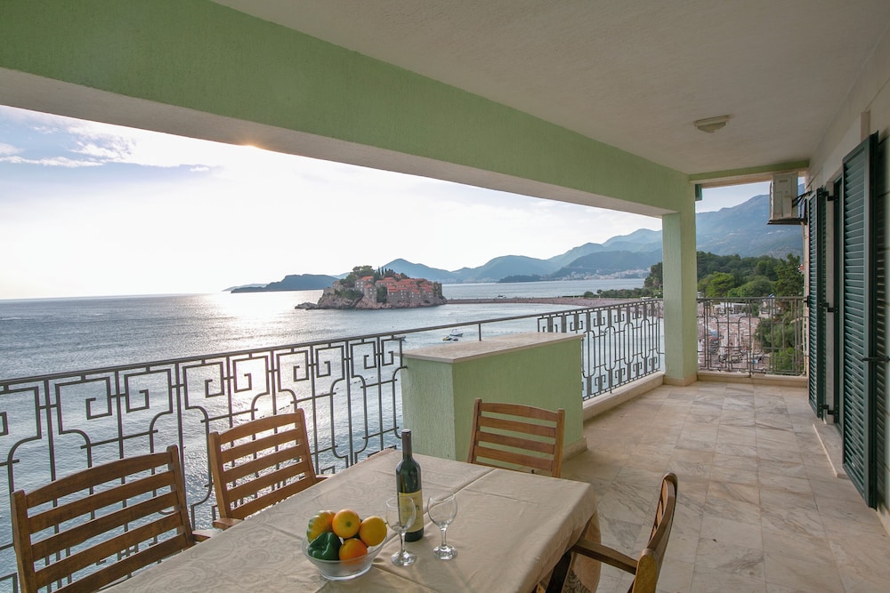Panoramic Apartment, 3 Bedrooms, Sea View photo 3