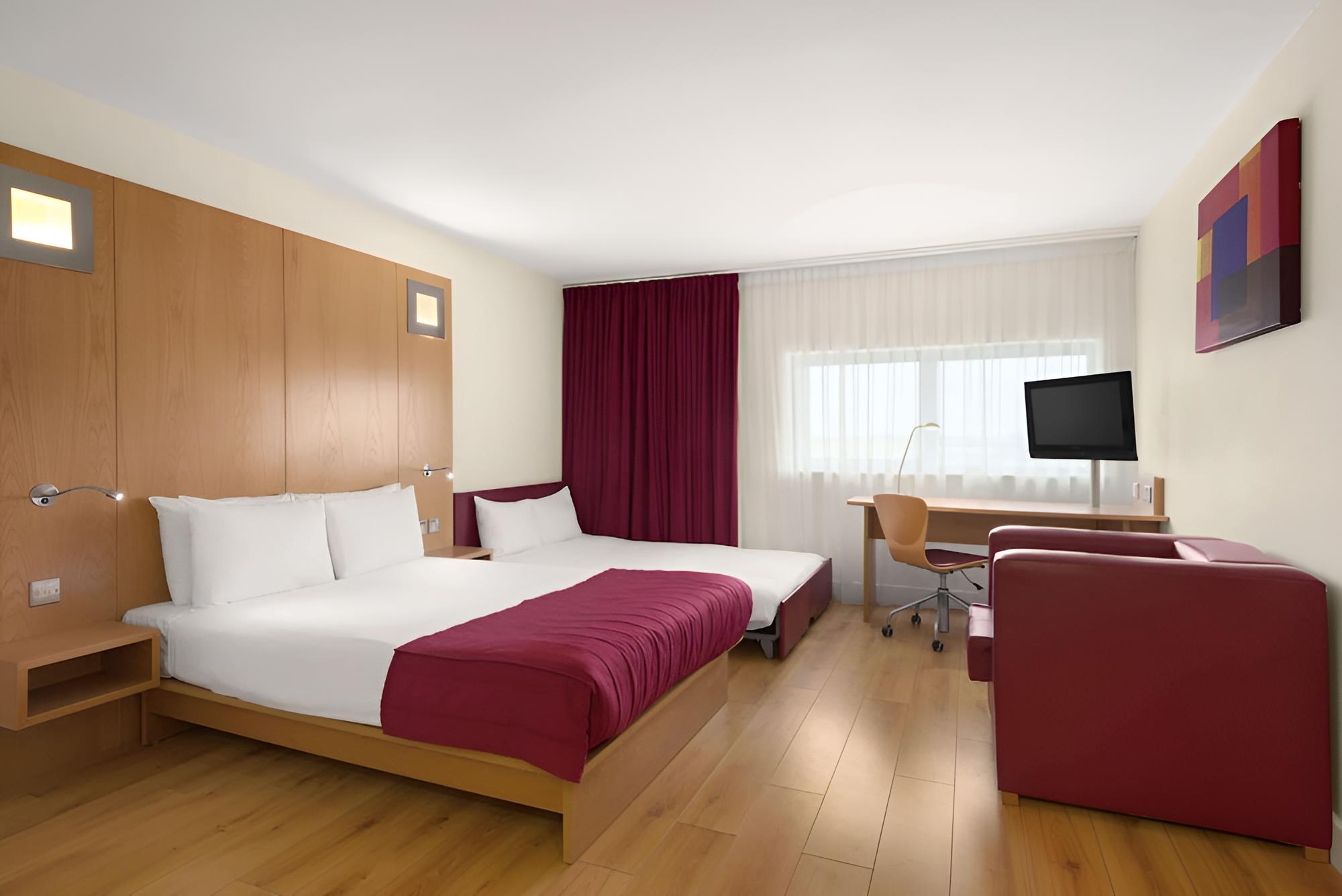 Room, 1 Double Bed with Sofa bed photo 1