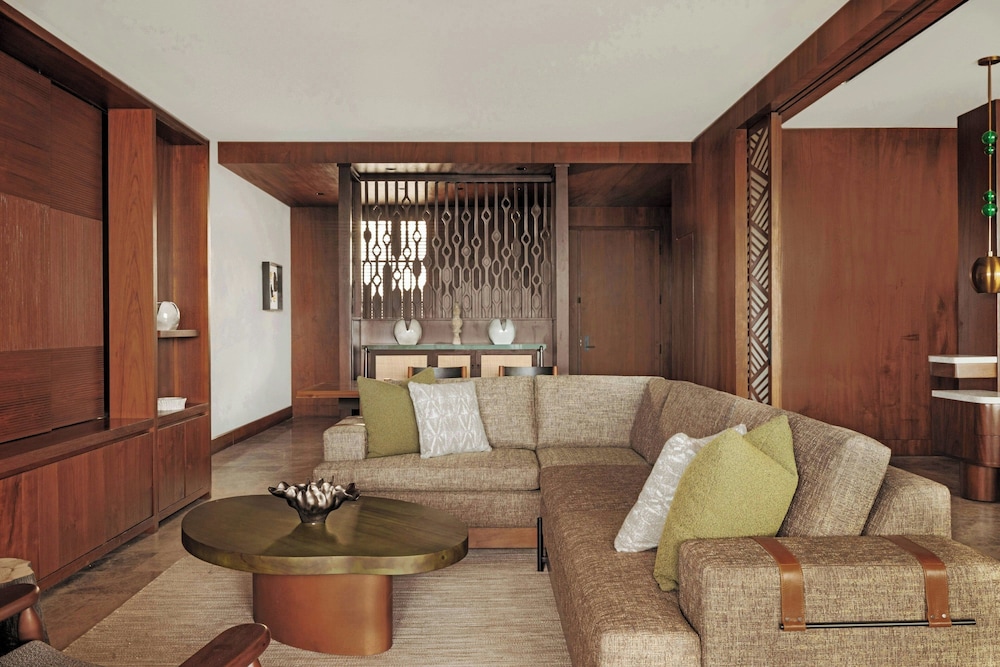 Suite, 1 King Bed, Ocean View (Balcony) photo 1