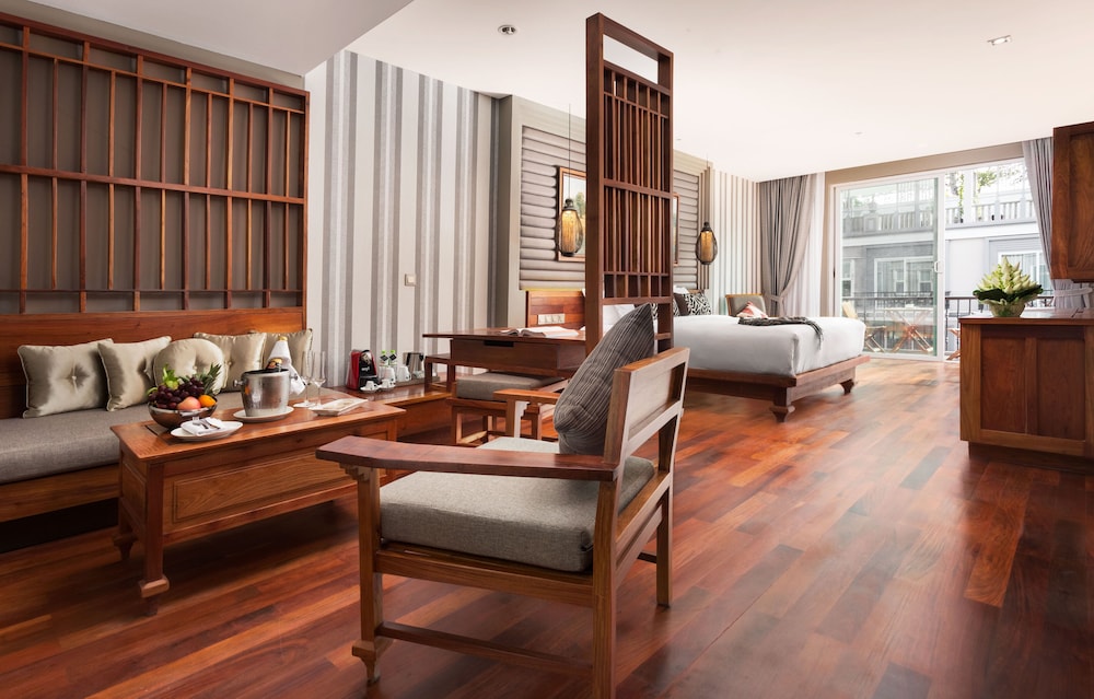 Executive Club Balcony Pool View - Daily access to the Prampi Lounge for 1 hour per entrance photo 1