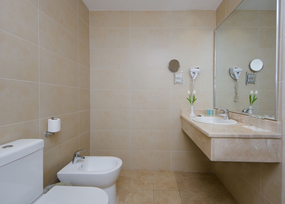 Standard Double Room - Photo 2