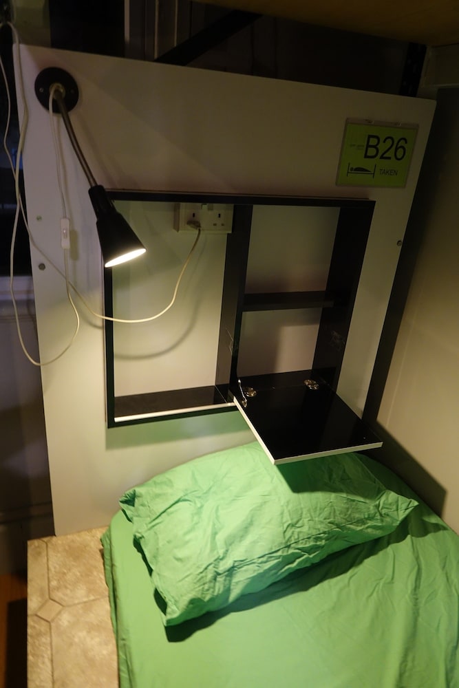 Single Bed In 6 Bed Mixed Dorm photo 2