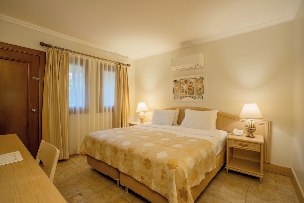 Suite - Photo 10