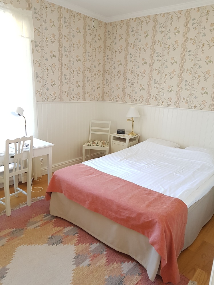 Double Room (140 cm bed, Main building) photo 2