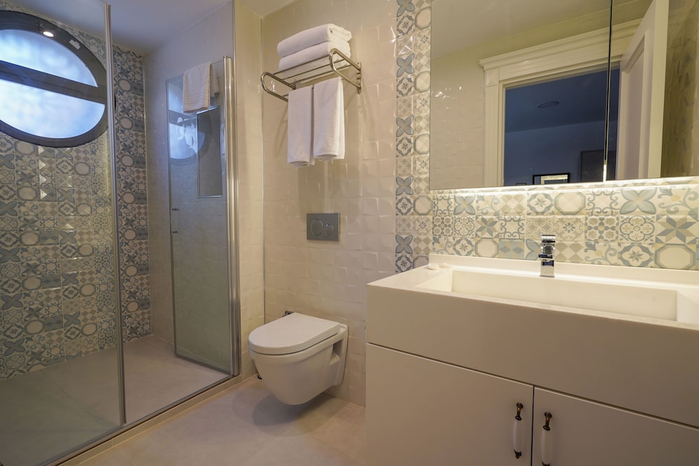 Economy Double Room photo 3