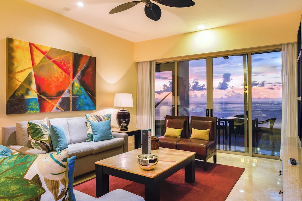 2 Bedroom Suite Ocean Front