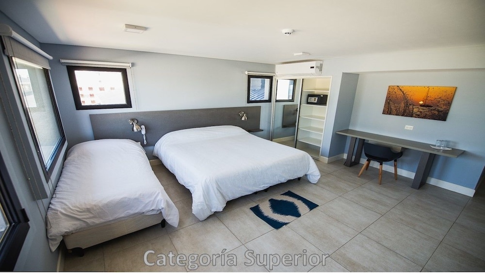 Superior Triple Room, Non Smoking (1 double and 1 twin bed) photo 1