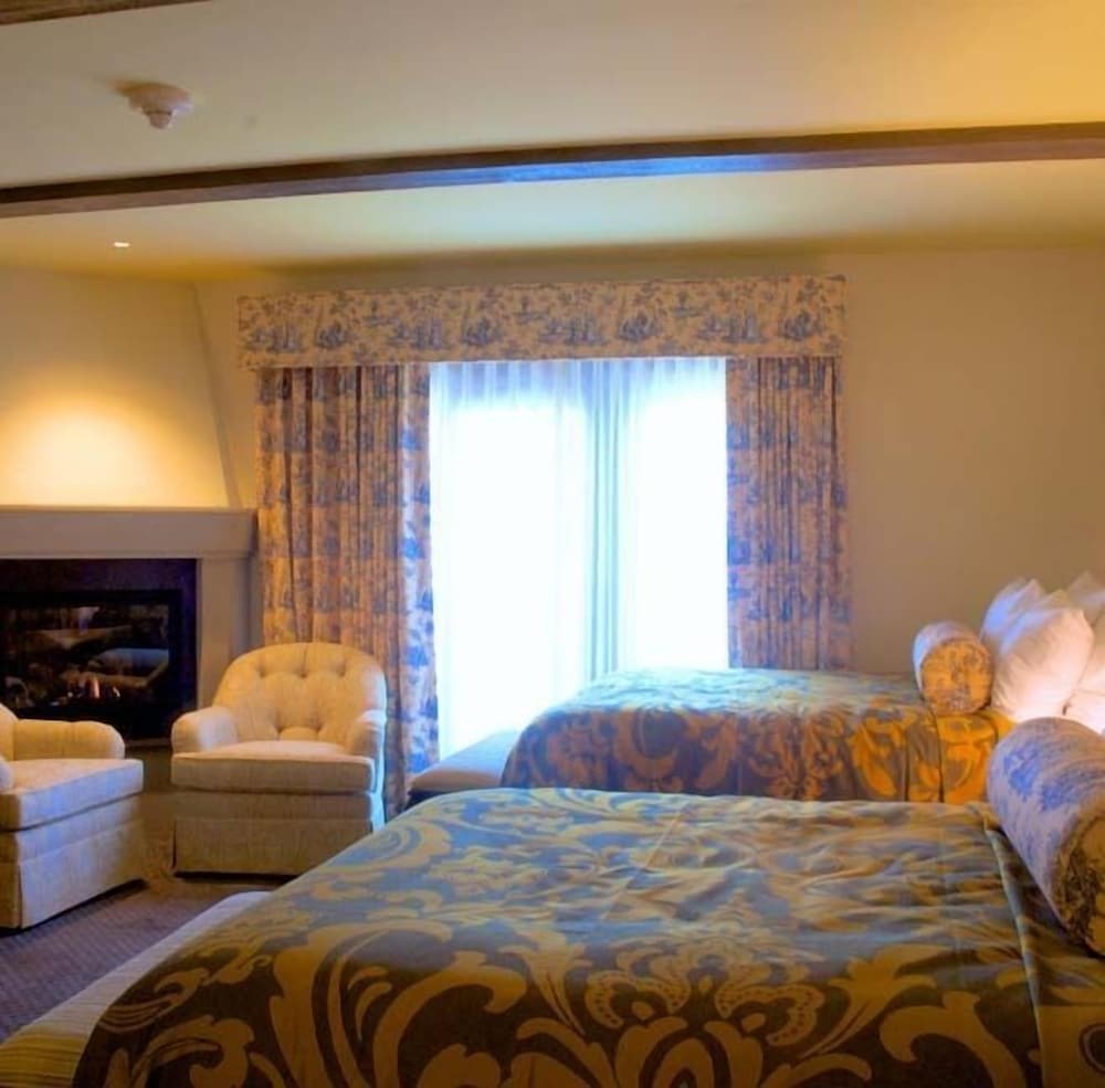 Standard Room, 2 Queen Beds, Garden View (Garden View Double Queen) photo 2
