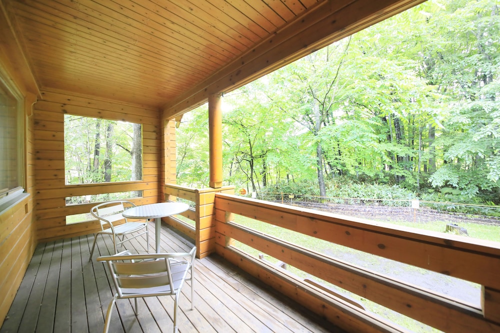 Cottage With Hot Spring, 8 People, Smoking photo 3