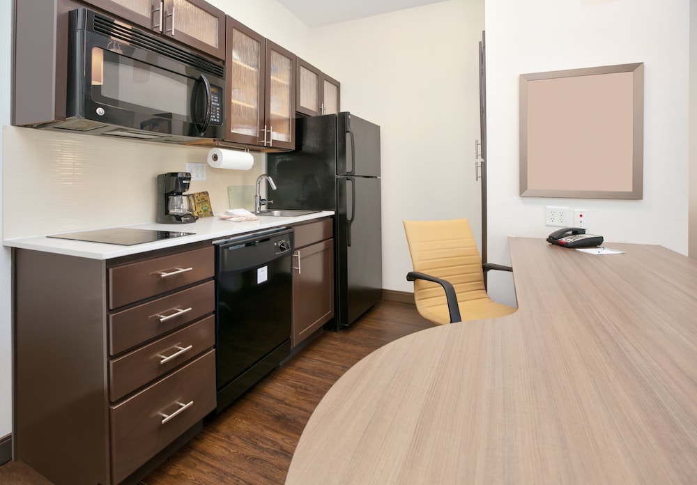 Suite, 1 Bedroom - Photo 1