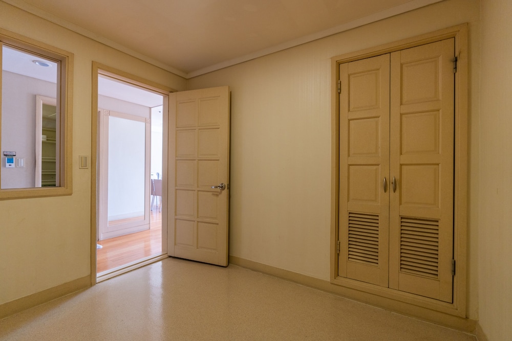 [WEST] Suite (Kitchen/Standard/Bed) - Photo 5