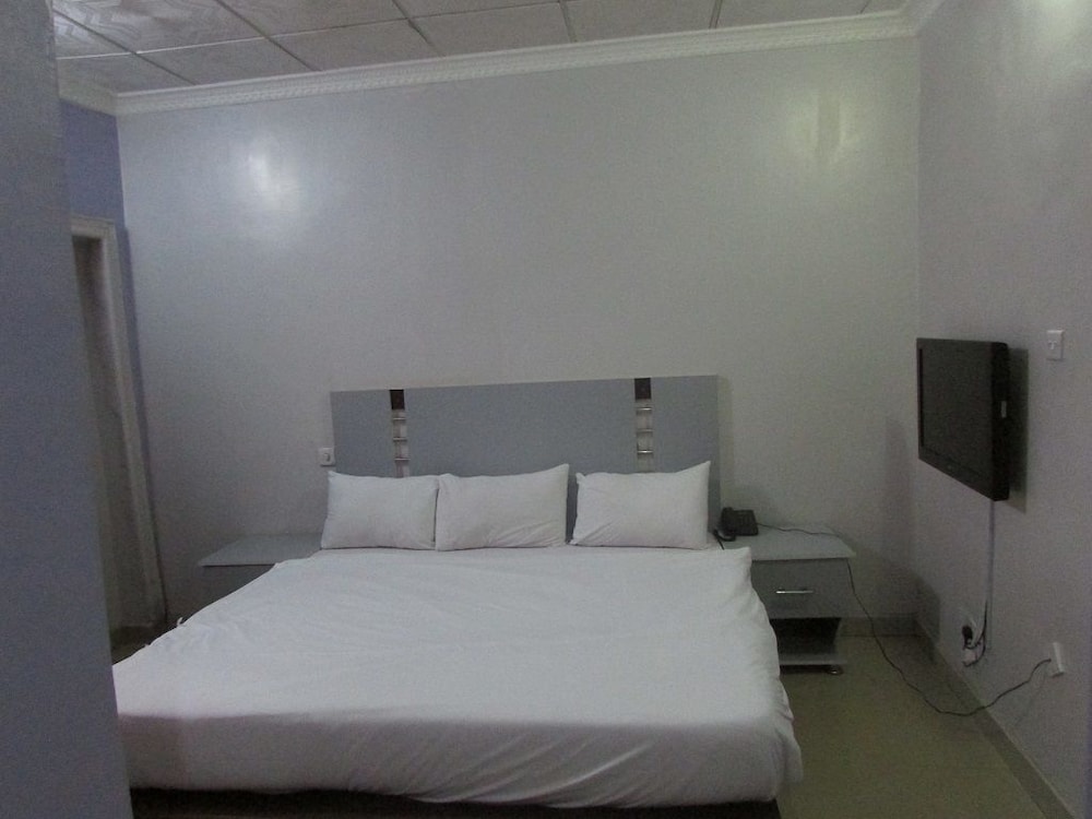 Classic Single Room, 1 Queen Bed, Non Smoking photo 2