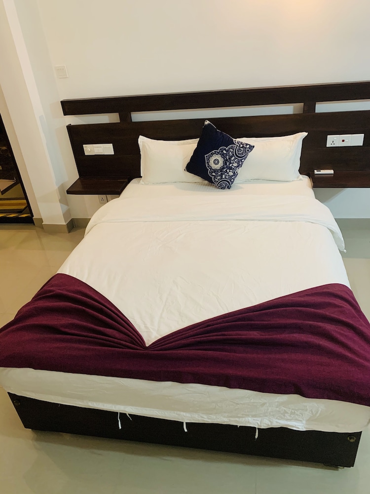 Deluxe Double Room, 1 King Bed photo 1