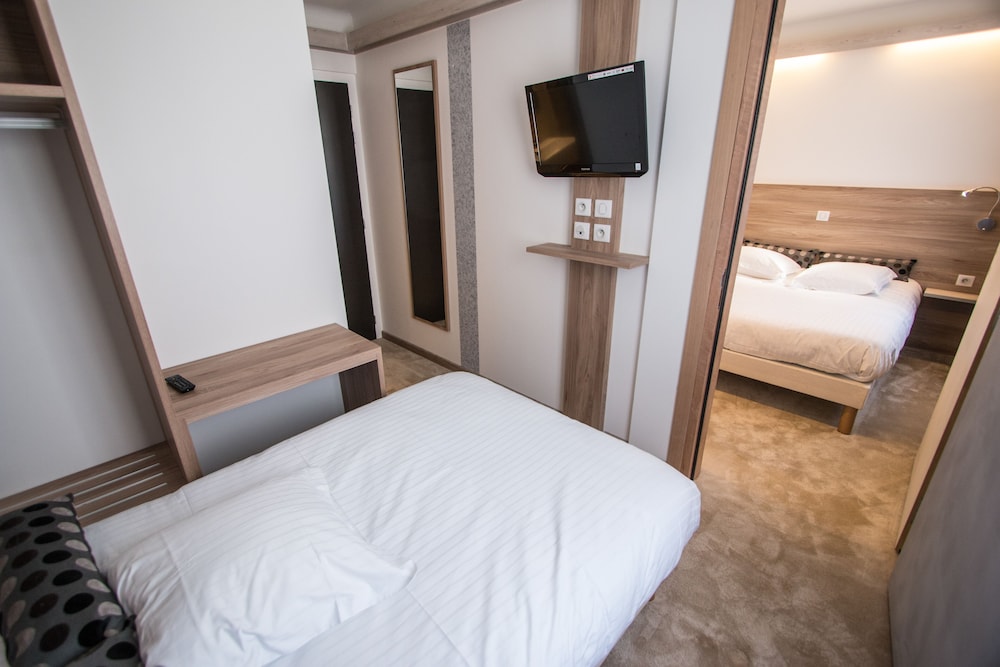 Business Double Room, 1 Double Bed, Non Smoking - Photo 7