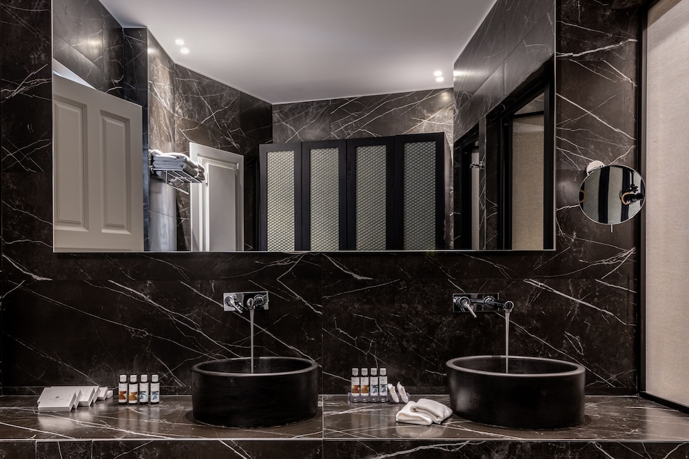 Mystery Suite - Photo 10