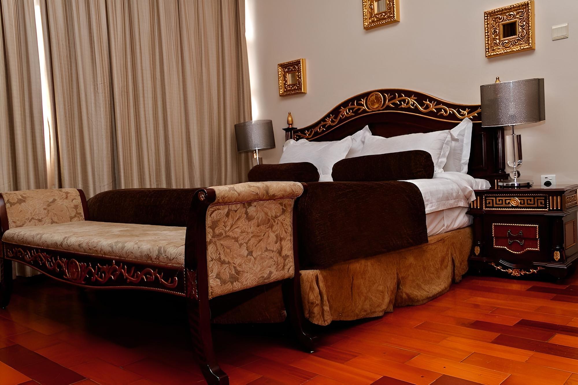 Royal Room photo 1