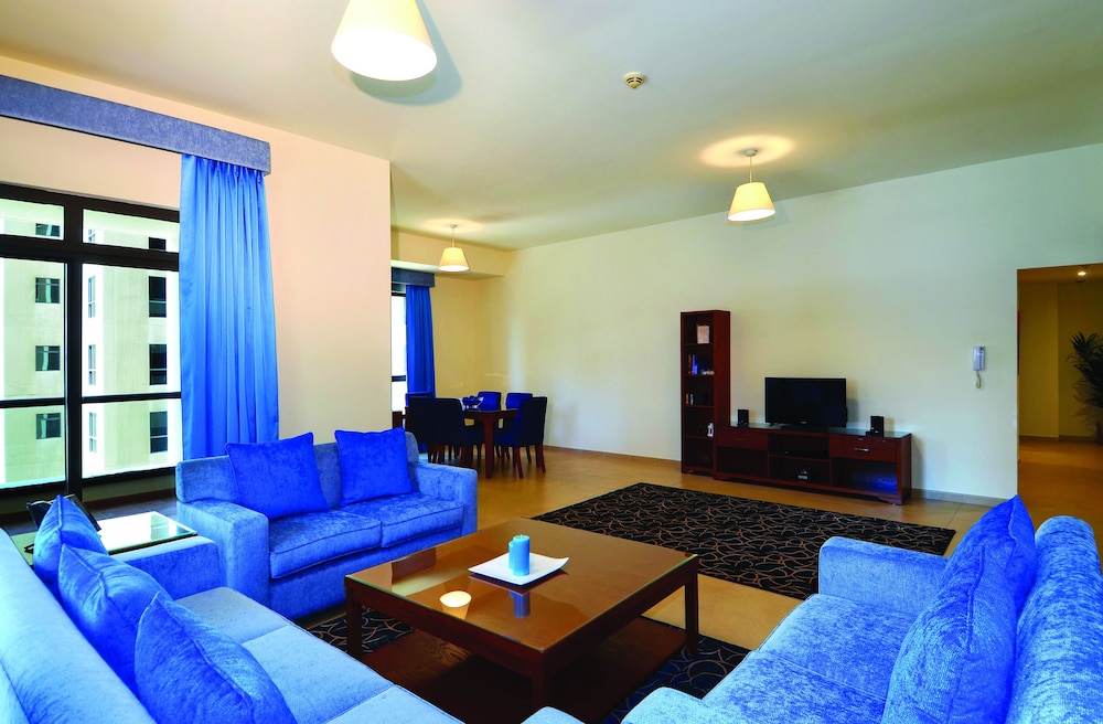 2 Bedroom Apartment - Photo 2