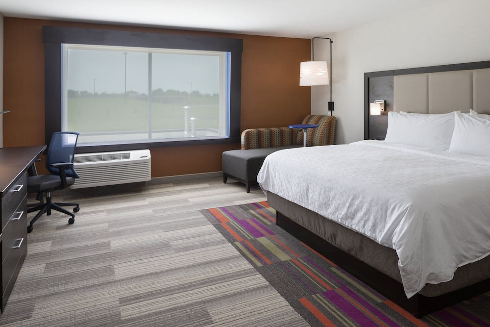 Standard Room, 1 King Bed, Accessible (Communications) - Photo 1