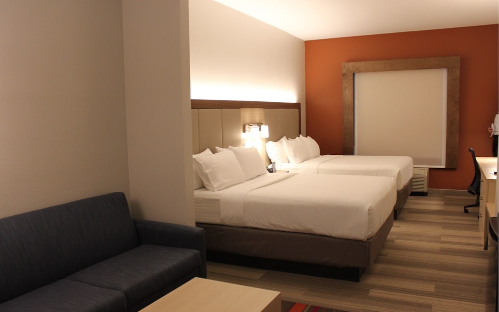 Standard Room, Multiple Beds photo 1