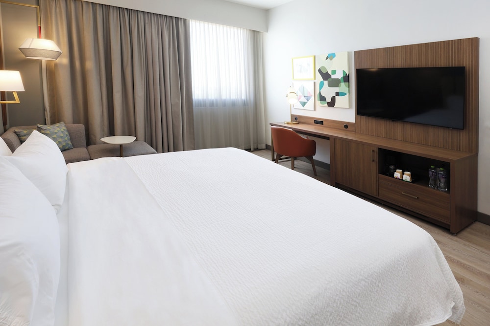 Standard Room, 1 King Bed - Photo 4