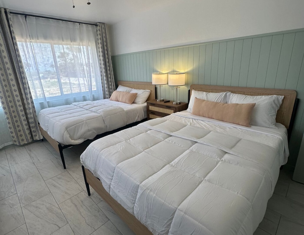Suite, Multiple Beds, Kitchen, Beach View