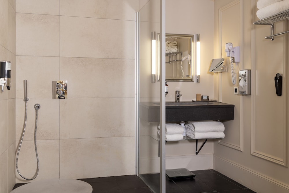 Deluxe Room (Master) - Photo 2