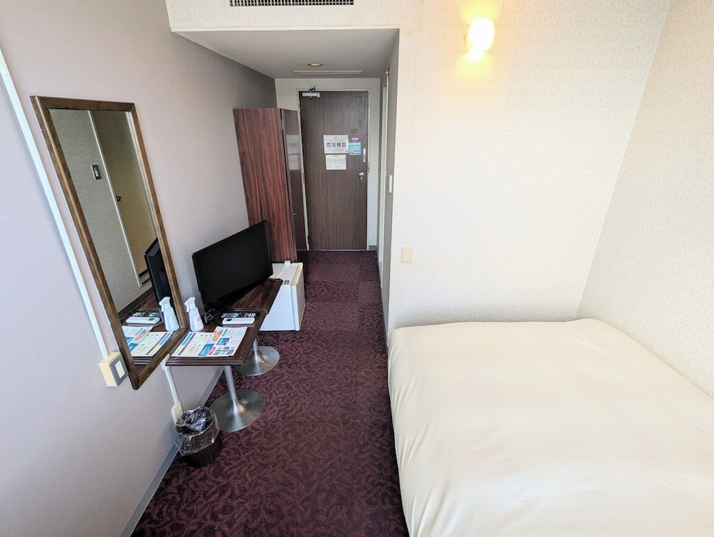 Economy Double Room, Smoking - Photo 3