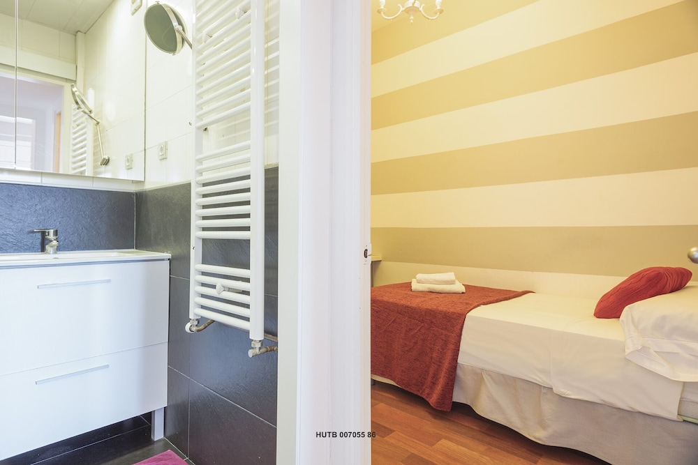 Basic Apartment, 3 Bedrooms, Non Smoking, Balcony photo 3